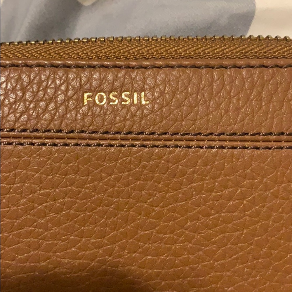 Brown Leather Fossil wallet - brand new  full size - Picture 4 of 7